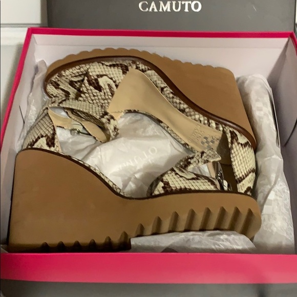 Vince Camuto snake print wedges - Picture 1 of 5
